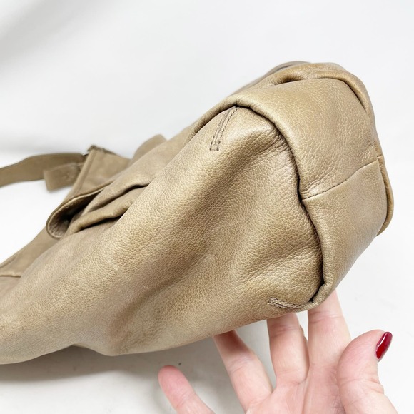 REPOSH Cole Haan Tan Leather Single Strap Silver Hardware Zip Top Hobo REPOSH - Picture 7 of 16